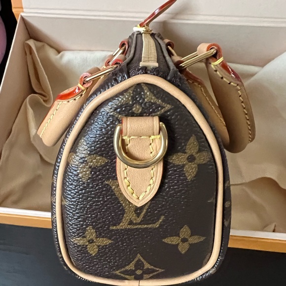 LOUIS VUITTON
Monogram Nano Speedy Bandouliere - Picture 4 of 16